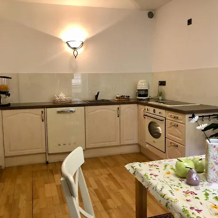 Apartment Steps Away From Charles Bridge - 3room With Balcony Prague
