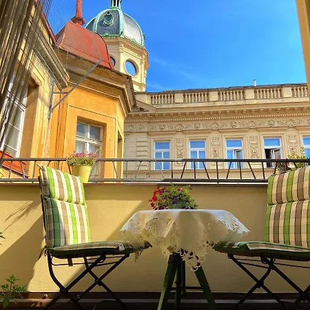 Steps Away From Charles Bridge - 3room With Balcony
