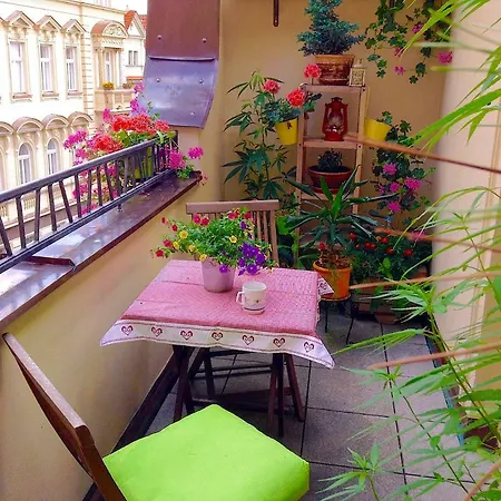 Steps Away From Charles Bridge - 3room With Balcony