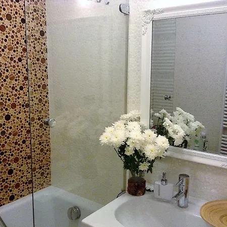 Steps Away From Charles Bridge - 3room With Balcony * Prague