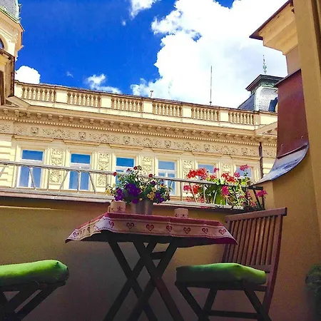 Apartment Steps Away From Charles Bridge - 3room With Balcony