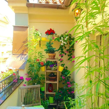 Steps Away From Charles Bridge - 3room With Balcony Διαμέρισμα