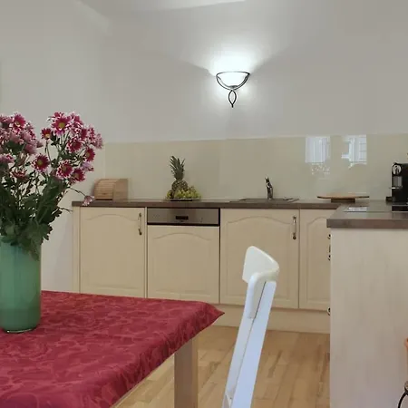 Steps Away From Charles Bridge - 3room With Balcony * Praag